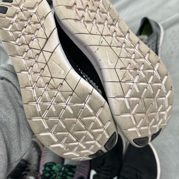 Nike Free Rn Flyknit - Picture 4 of 11